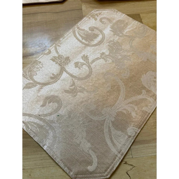 5 tan placemats - Picture 4 of 6